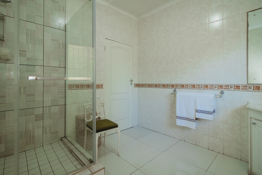 5 Bedroom Property for Sale in Heather Park Western Cape